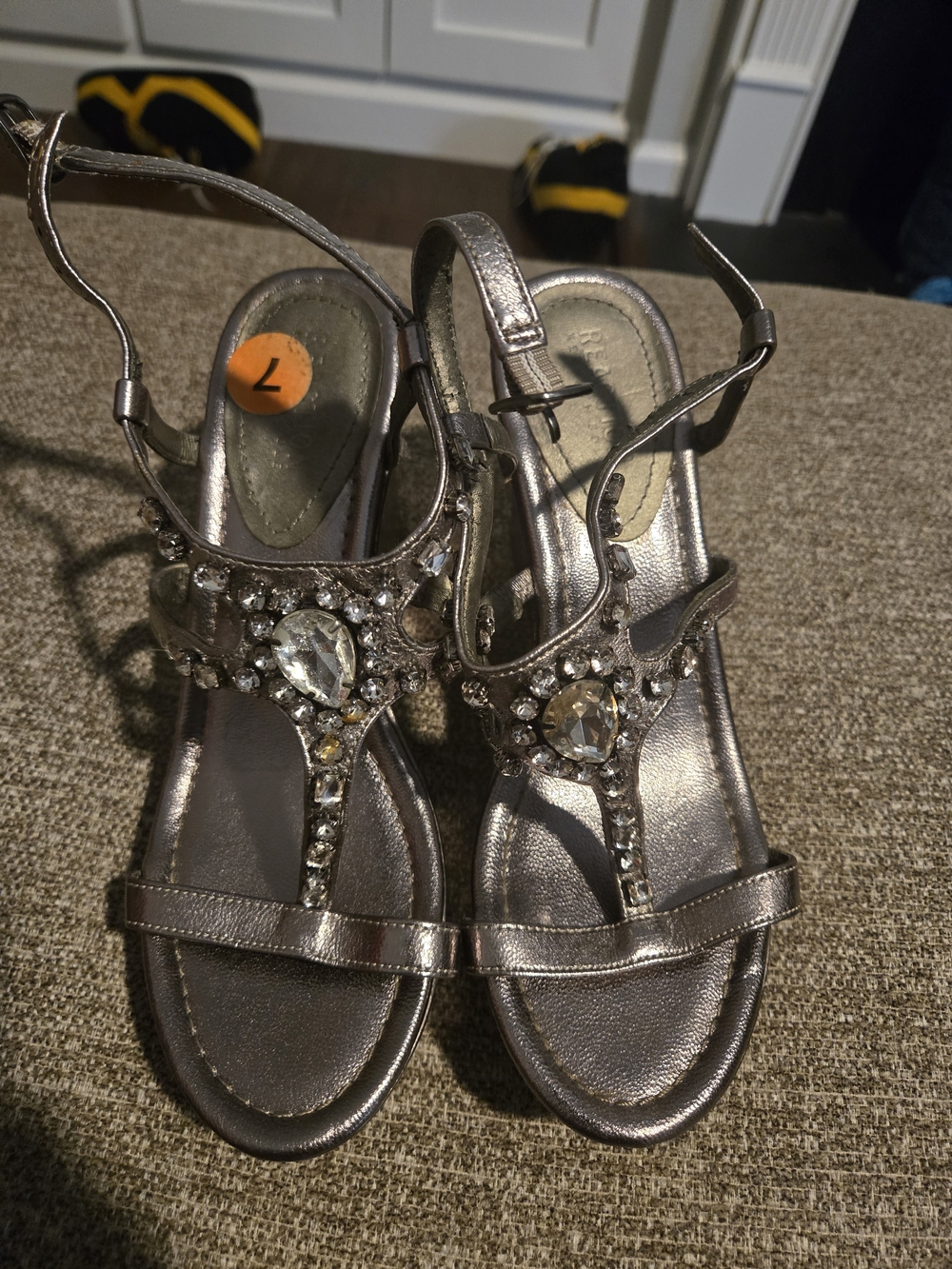 Kenneth Cole Reaction Silver Metallic Jeweled T-Strap Sandals